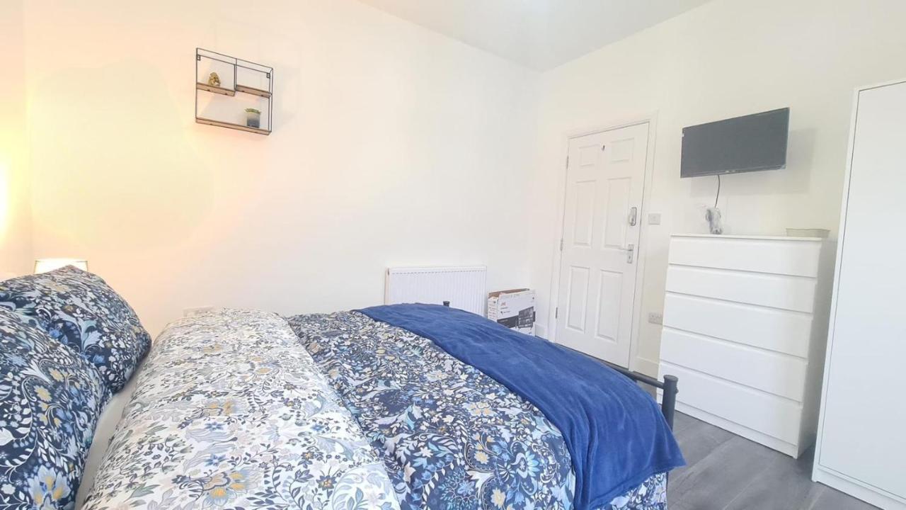 Cosy Room In Manor Park Londres Extérieur photo